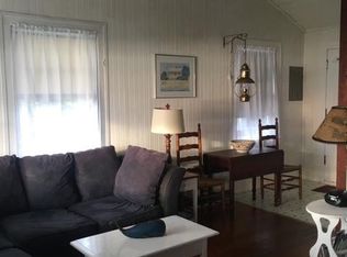 11 Beach Rd, Oak Bluffs, MA 02557