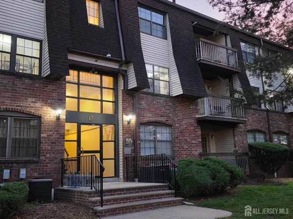 1706 Green Hollow Dr, Iselin, NJ 08830