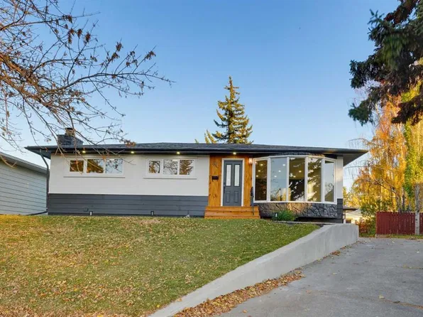 83 W Ferncliff Cres SE, Calgary, AB T2H 0V5