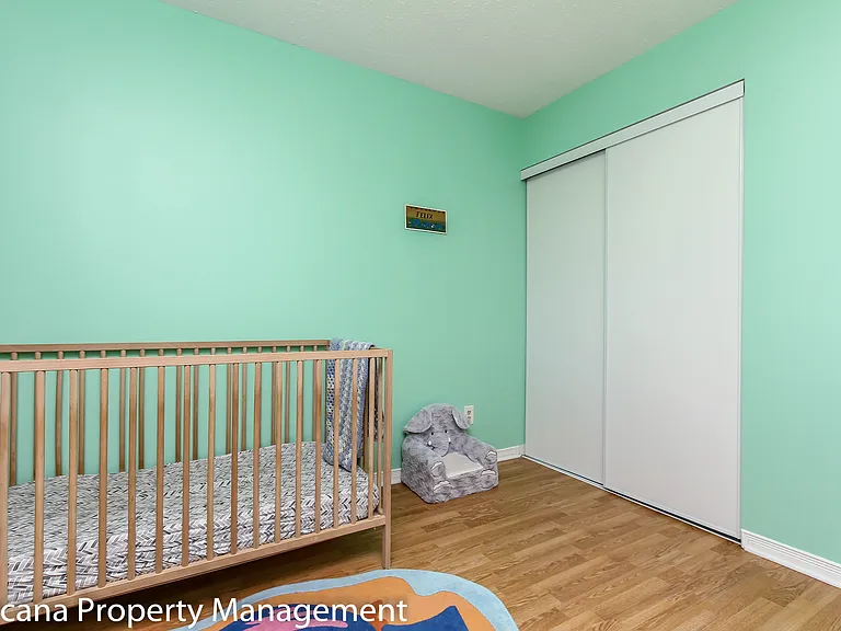 72 Burlington Cres #1 — Photo 18