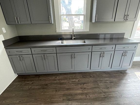 5th image of 4032 Acacia Ave