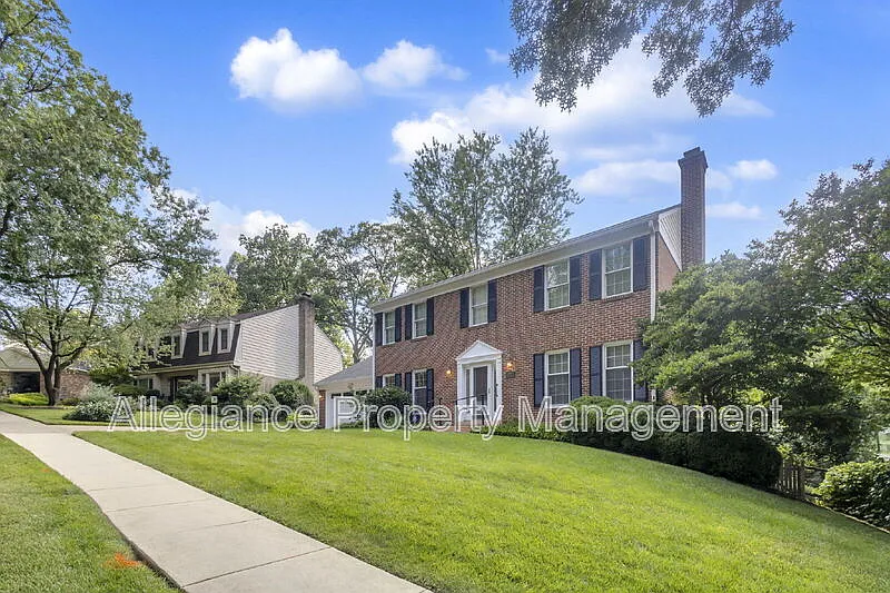 6 bed, 3.5 bath, 2812 sqft, $5,750 — Photo 3