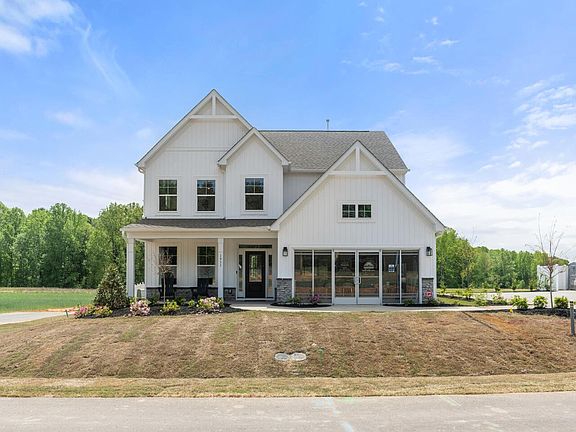 These photos are representative of this floor plan, but all options may not be available in every co