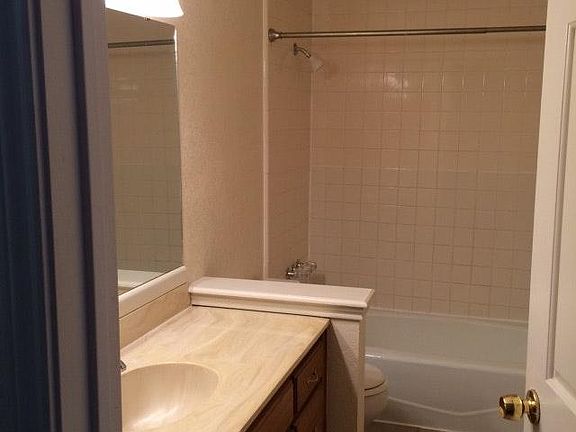 5th image of 230 Washington Blvd