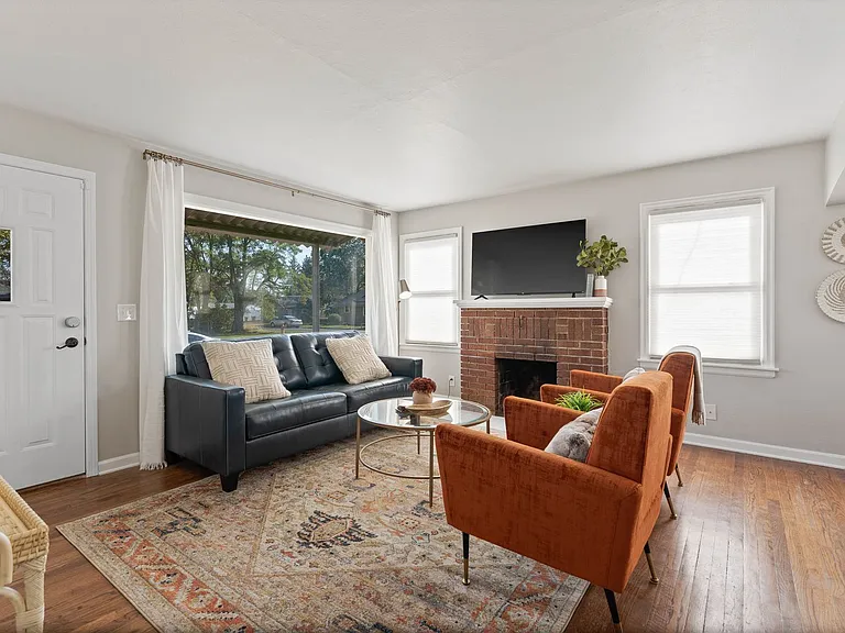 4207 N Normandie St — Photo 15