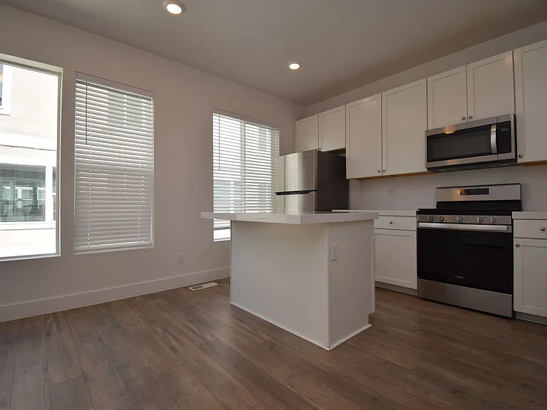 4727 S Hillhouse Cv #102 — Photo 8