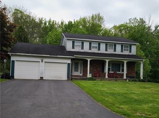 17 McCollum Dr, Fulton, NY 13069