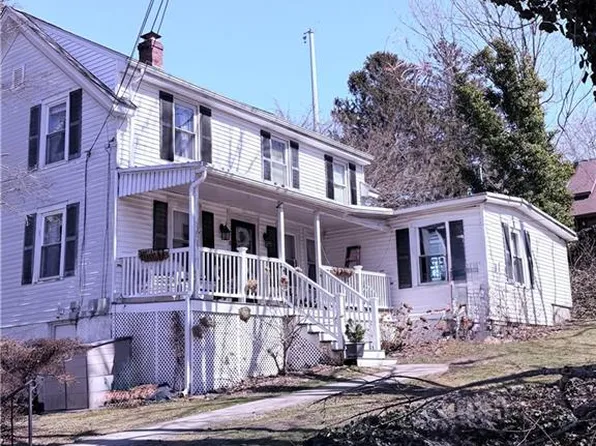 18 Tucker Ave, Tiverton, RI 02878