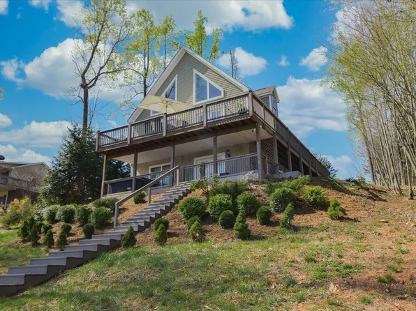 626 Forest Shores Rd, Wirtz, VA 24184