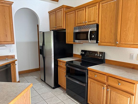 5th image of 1420 Bradford Dr