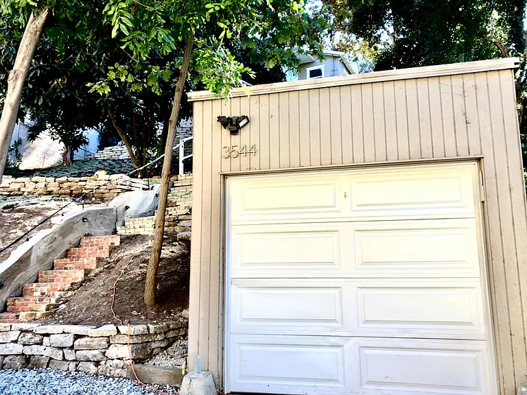 3544 The Paseo — Photo 11