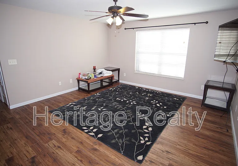 4820 Poplar Crest Way — Photo 2