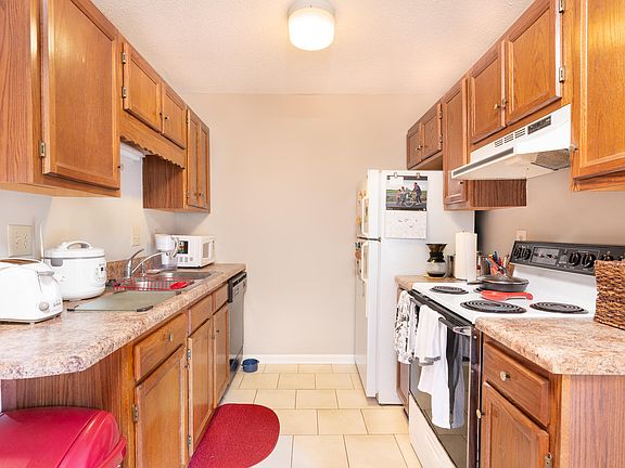 4th image of 3211 Trace Ct