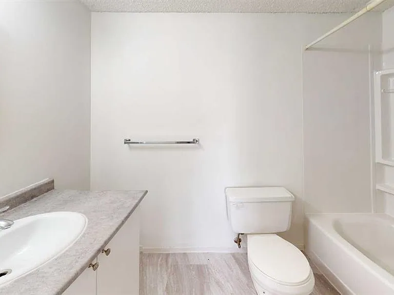 9515 100th Ave #107 — Photo 10