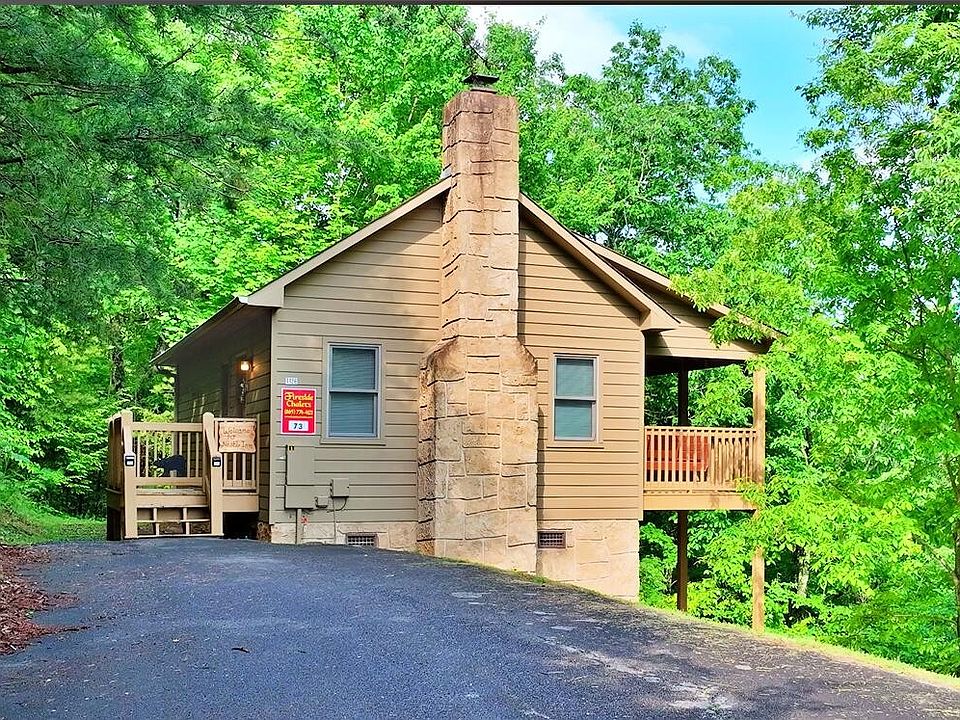 1st image of 4126 Rosencrans Ln