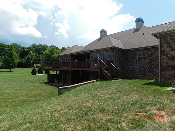 3rd image of 2970 E Magnolia Ct
