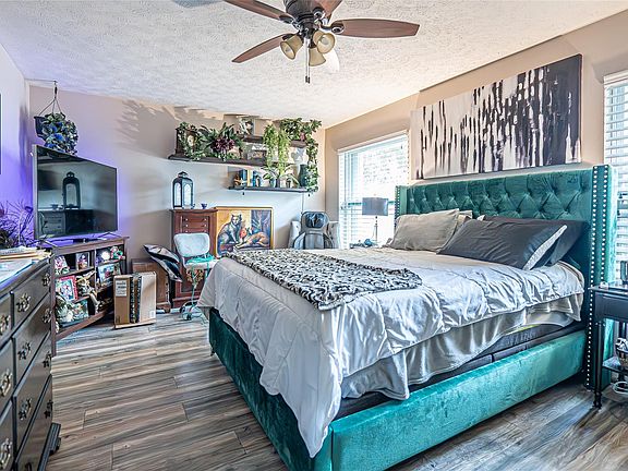 5th image of 361 SE Walters Terrace