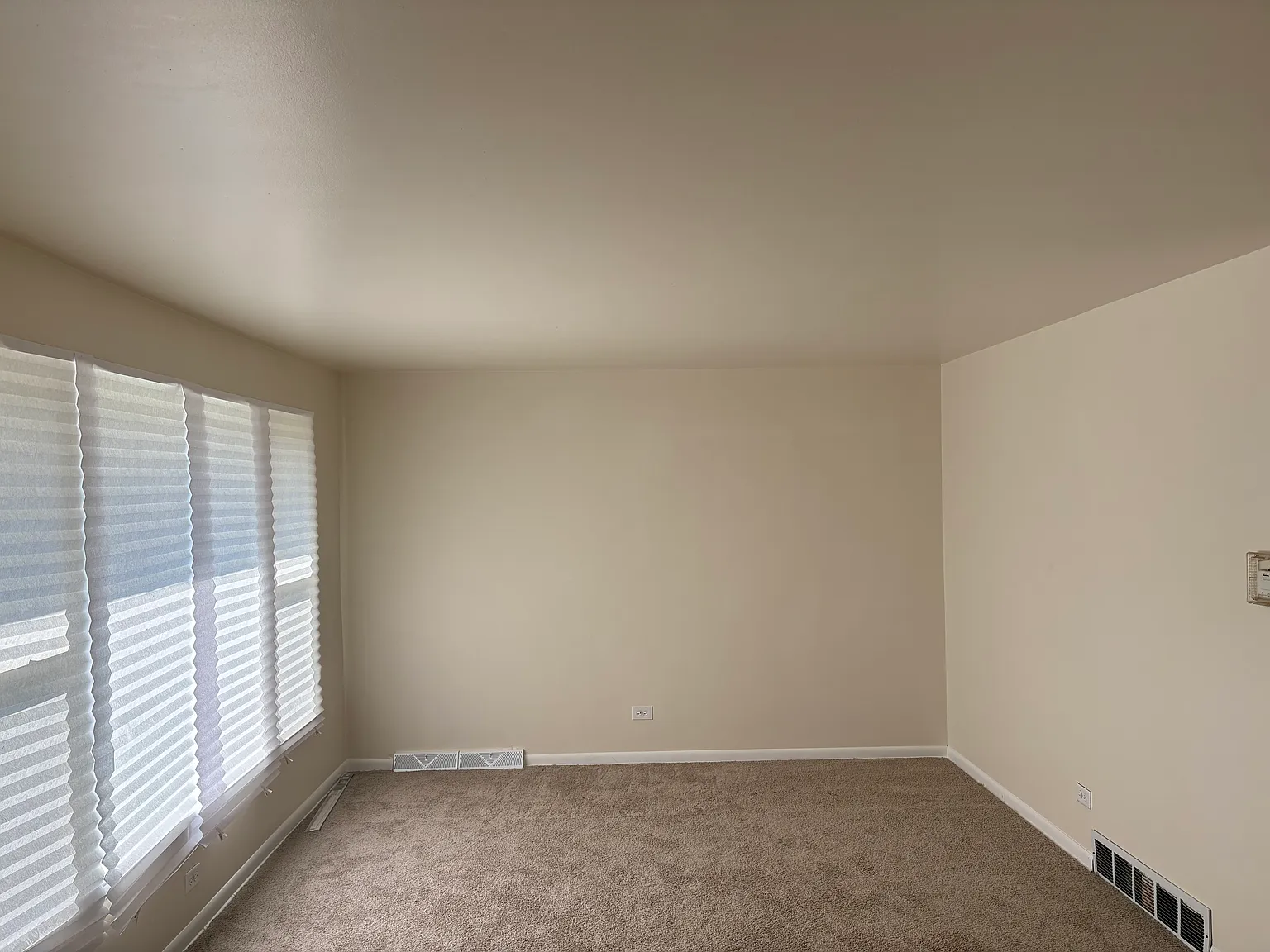 4 bed, 1134 sqft, $2,100 — Photo 2