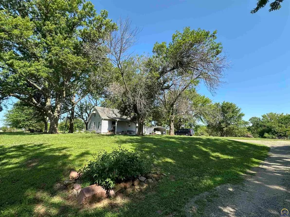2030 NE 46th St, Topeka, KS 66617