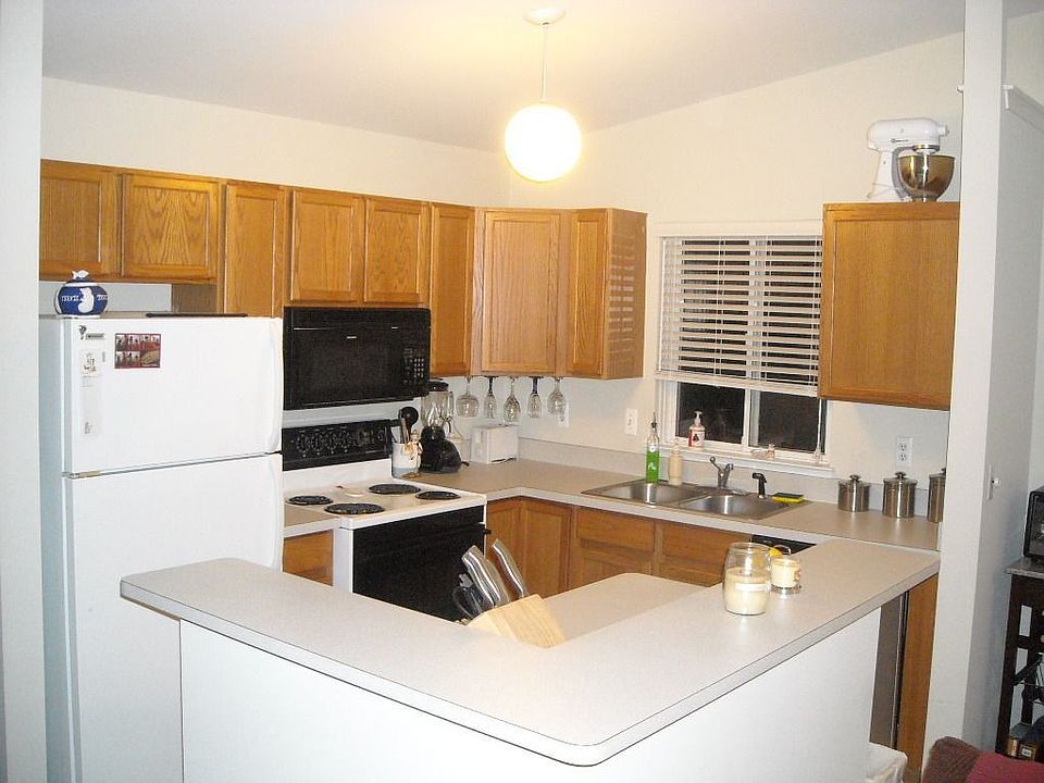 1st image of 1110 Lake Park Dr