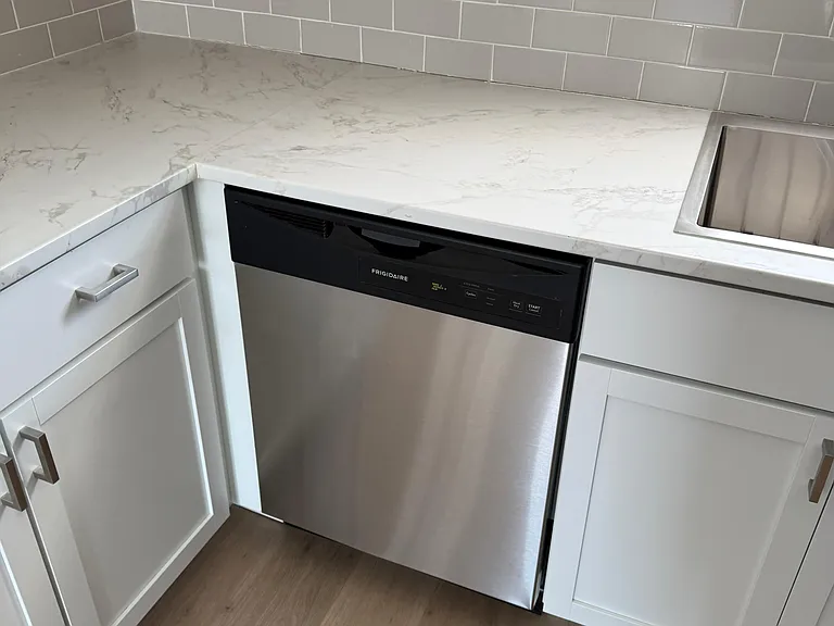 105 Dering Ave — Photo 12