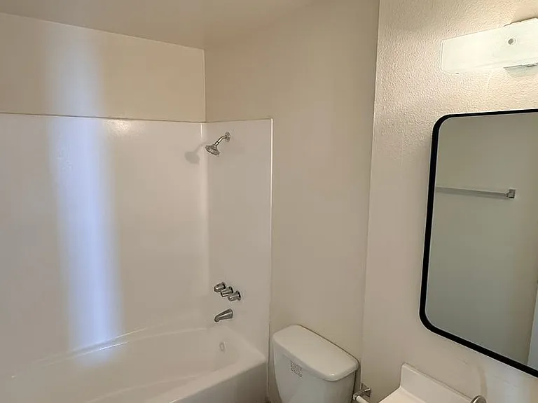 Sunnyside Village Apartments — Photo 26