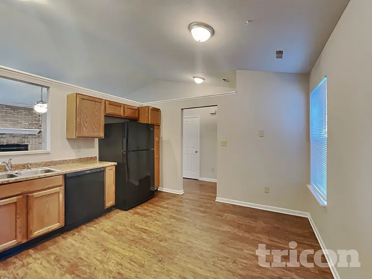 8623 Robin Run Way — Photo 5