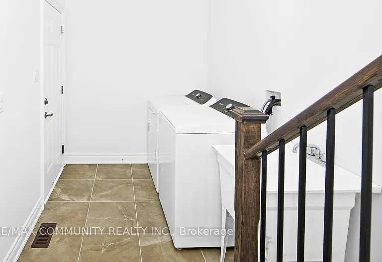 33 Liam Ln — Photo 12