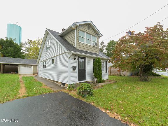 4th image of 402 Fairfield Way