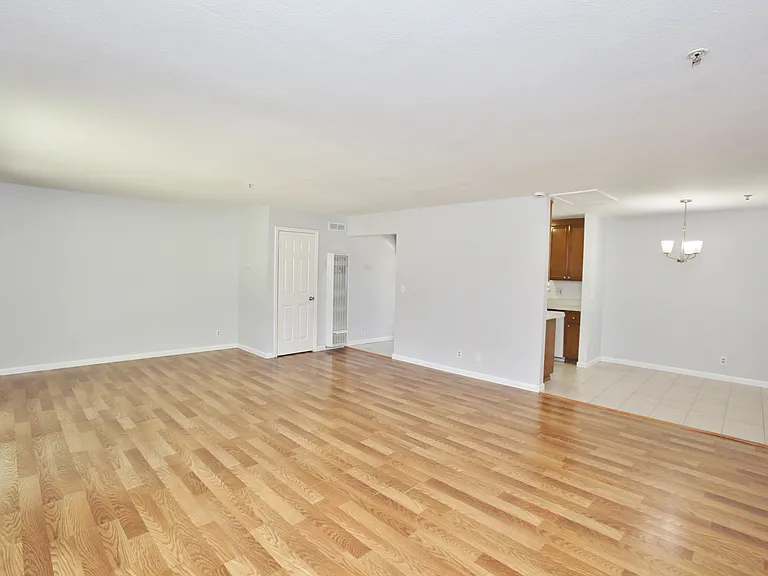1821 Hill Ave #1 — Photo 6