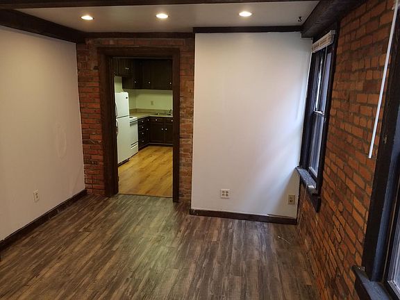 5th image of 301 E Livingston Ave