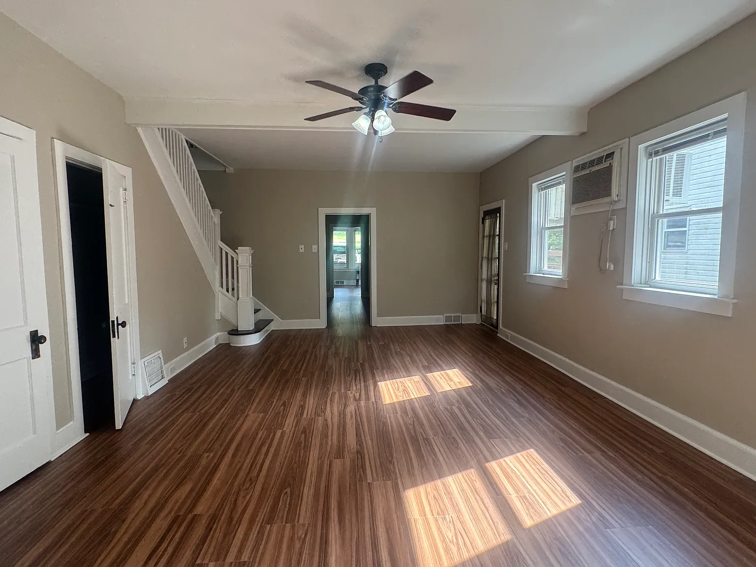 4 bed, 1.5 bath, 1950 sqft, $2,495 — Photo 3