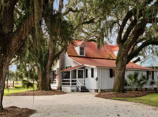 127 Oak St, Mc Clellanville, SC 29458