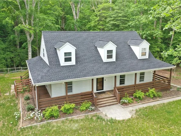 490 Poplar Lawn Rd, Surry, VA 23883