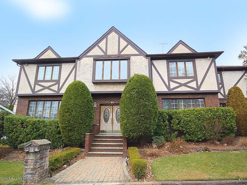 1st image of 61 Concord Ln