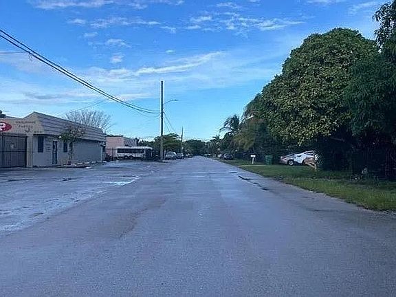4th image of 845 NW 144th St