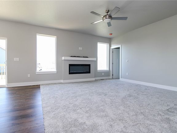 5th image of 791 McIntosh Ct NE