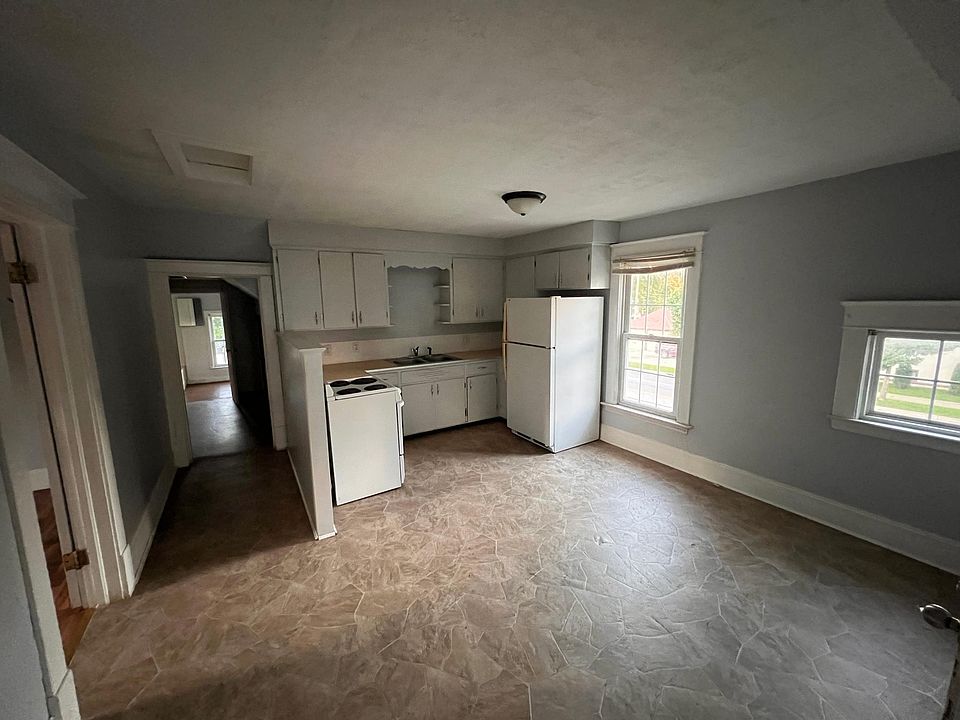 1st image of 39 1/2 W 18th St #2