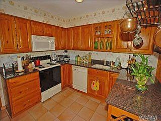 4th image of 27 Miller Woods Dr