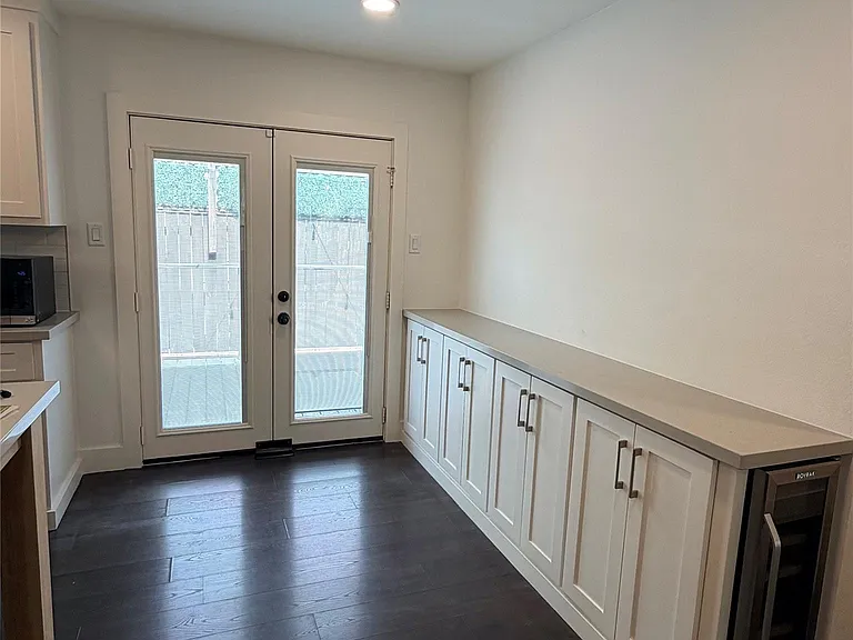 4208 Arlington St — Photo 9