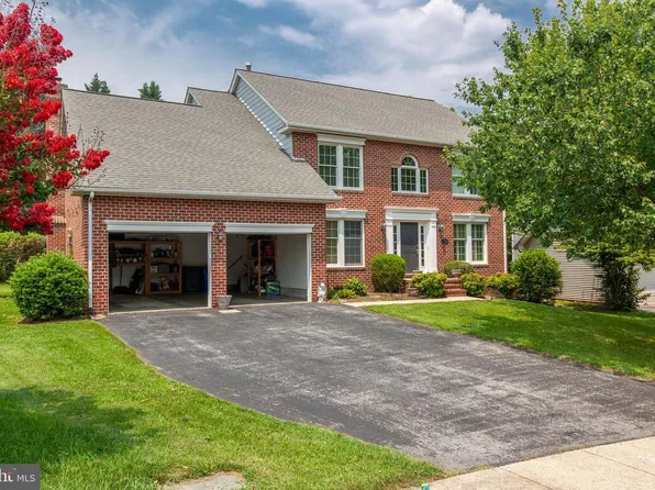 2425 Hunters Chase Ct, Frederick, MD 21702