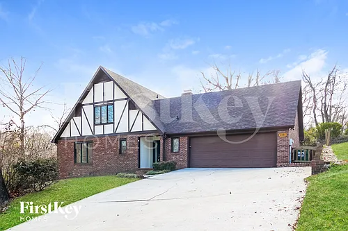 1301 Westminster Dr Photo 1