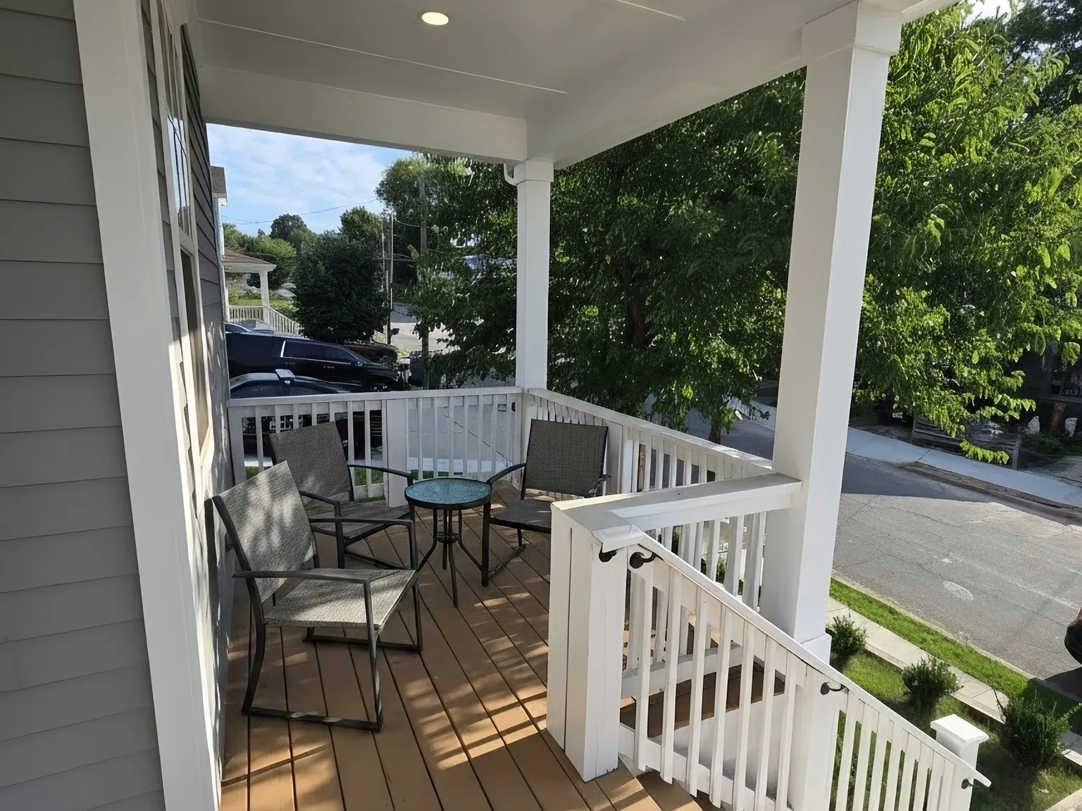 3 bed, 1184 sqft, $2,200 — Photo 3