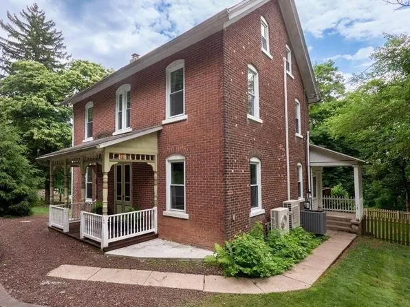 1262 Seidersville Rd, Bethlehem, PA 18015