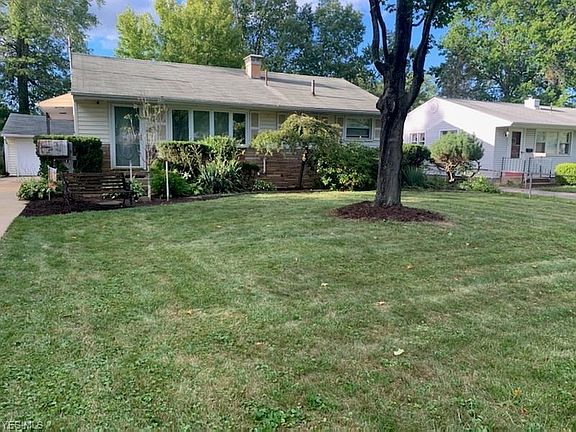 3rd image of 2368 Stewart Dr NW