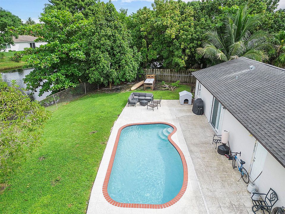 1st image of 601 SW 79th Avenue
