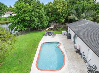 601 SW 79th Ave, North Lauderdale, FL 33068