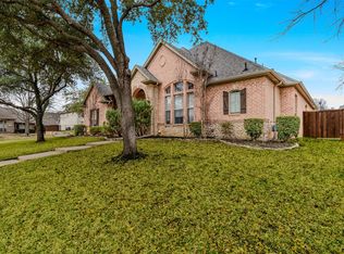 8941 Kingston Ct, North Richland Hills, TX 76182