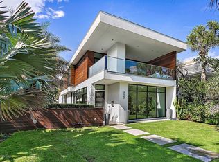 320 Beach Ave, Atlantic Beach, FL 32233