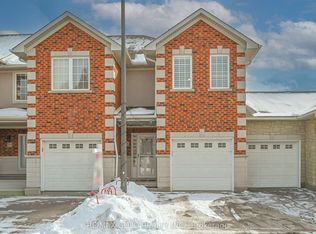 81 Valridge Dr #9, Hamilton, ON L9G 5B7